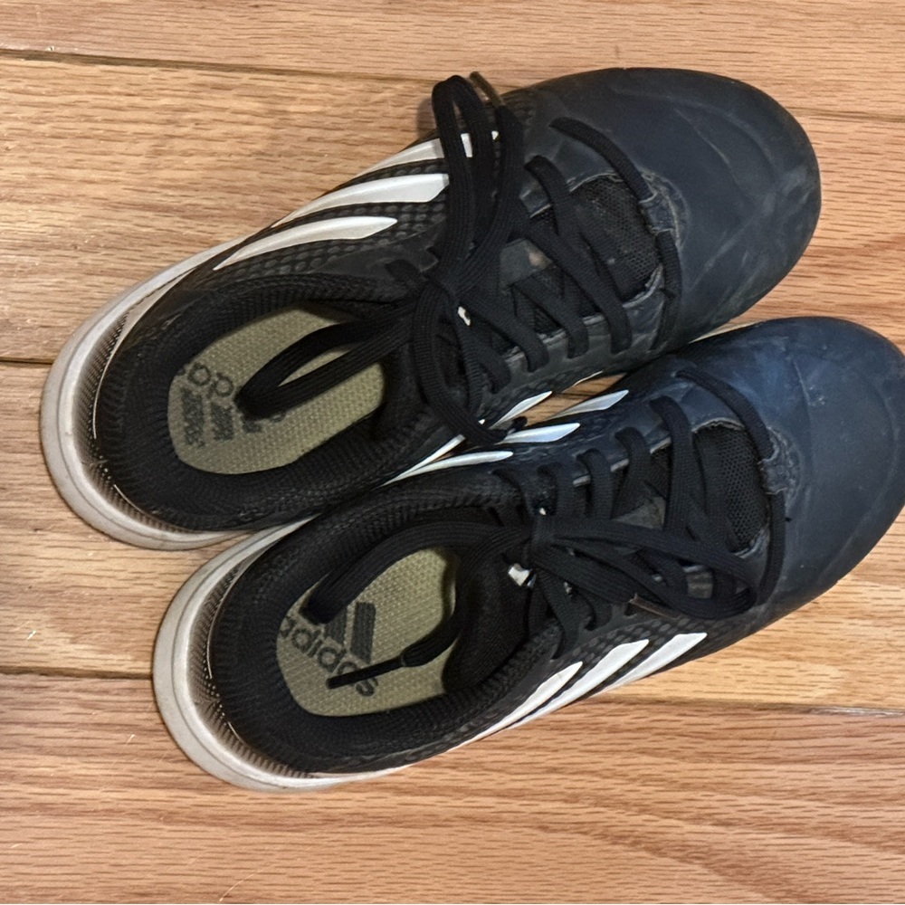 Adidas baseball cleats